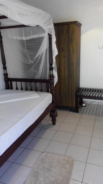 Surf Villa Hikkaduwa Extérieur photo