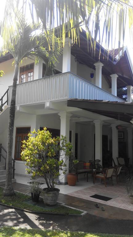 Surf Villa Hikkaduwa Extérieur photo