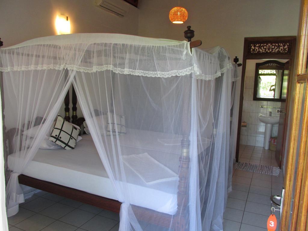 Surf Villa Hikkaduwa Extérieur photo
