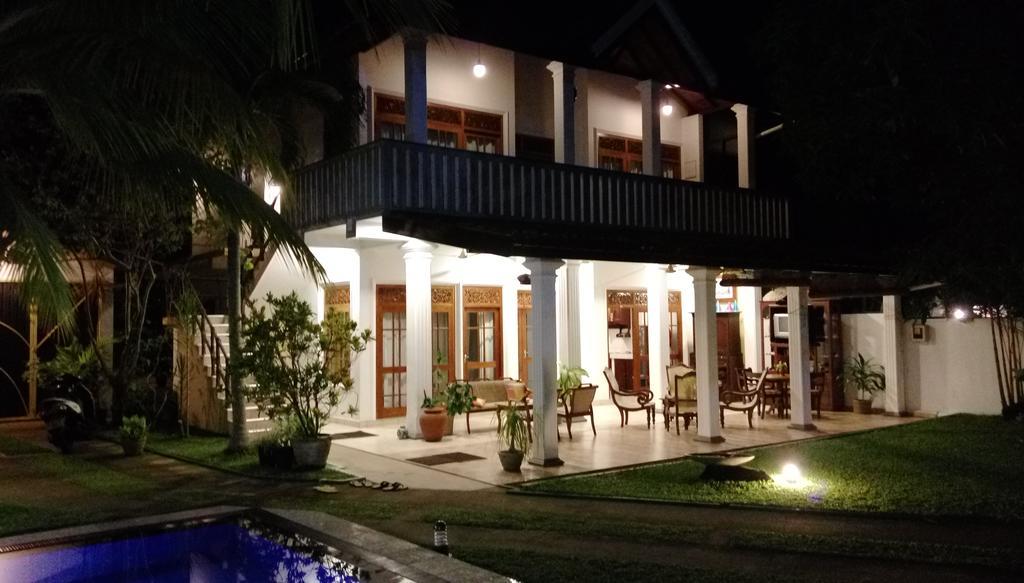 Surf Villa Hikkaduwa Extérieur photo
