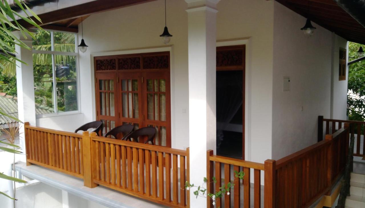 Surf Villa Hikkaduwa Extérieur photo