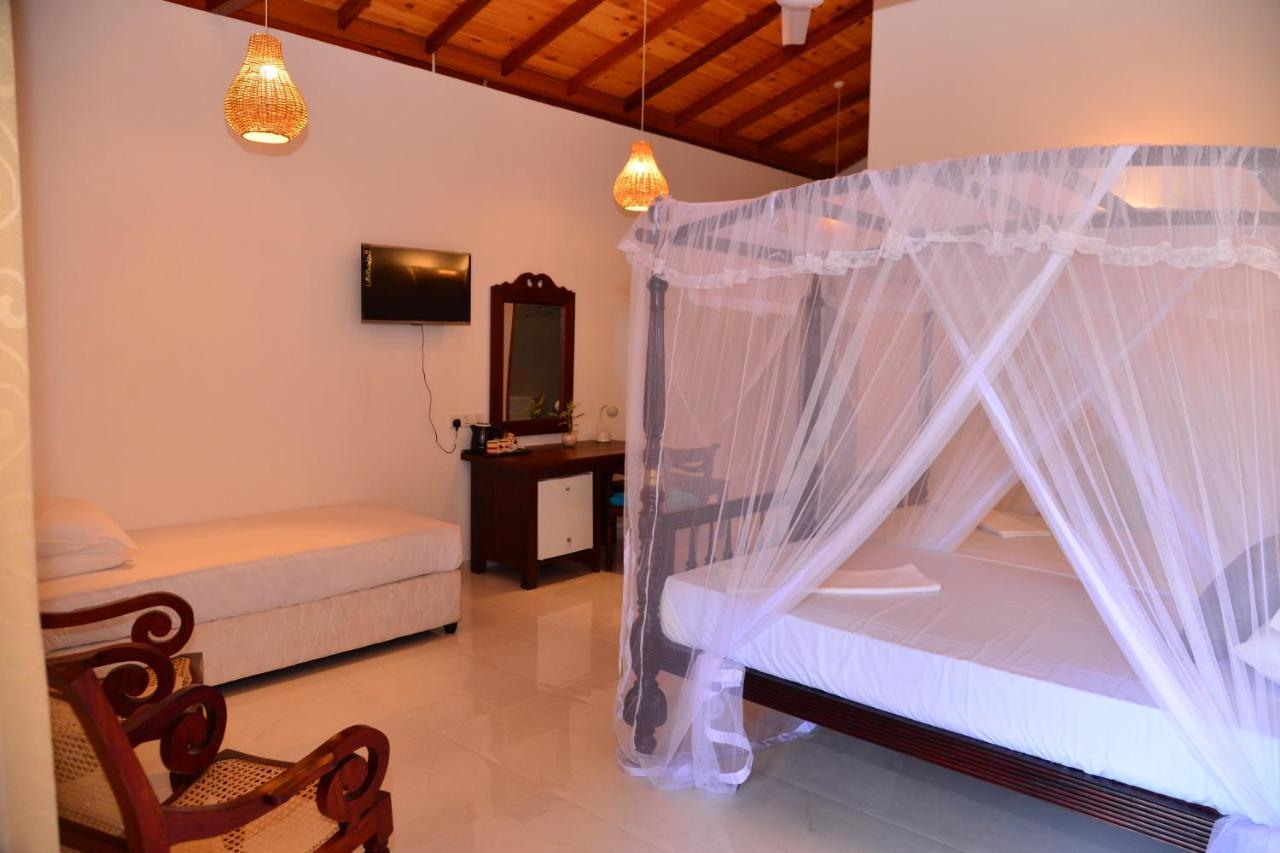 Surf Villa Hikkaduwa Extérieur photo