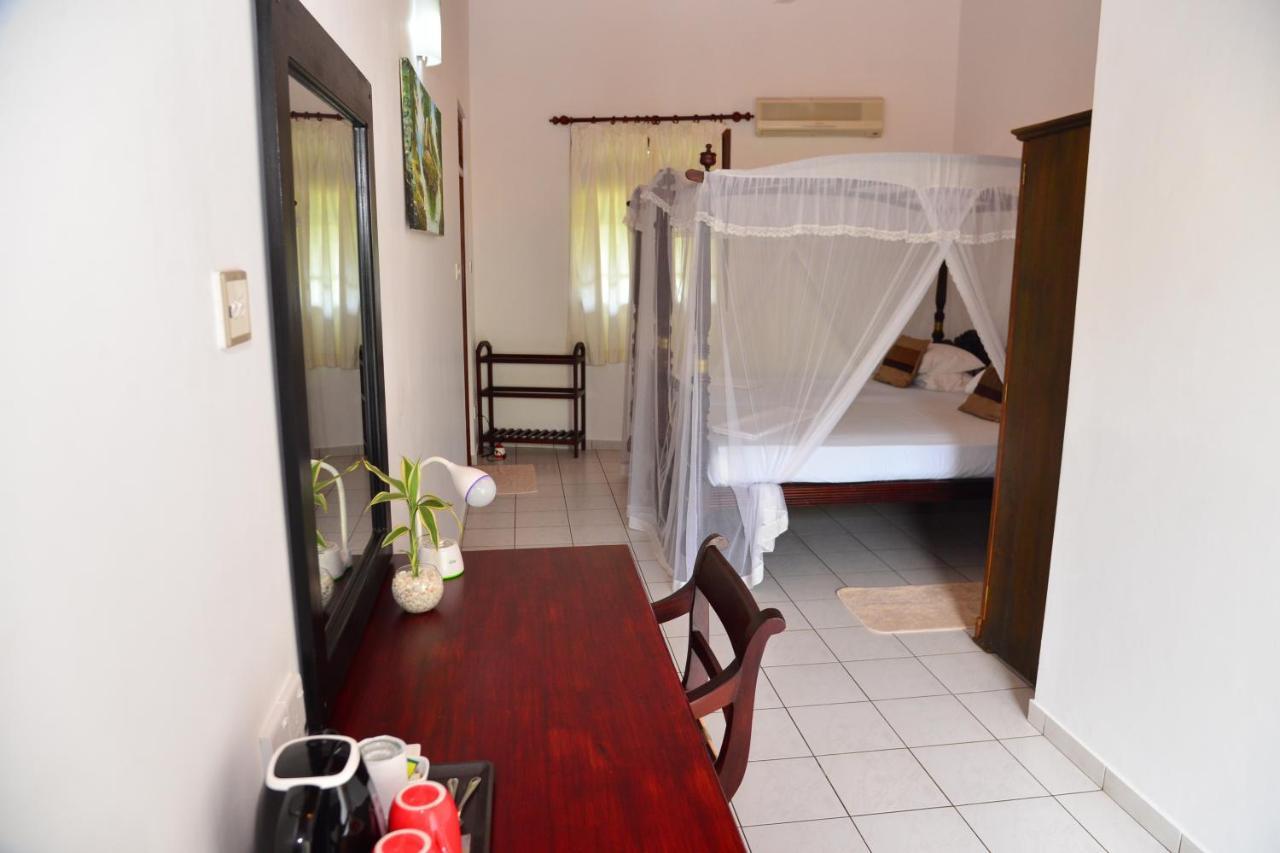 Surf Villa Hikkaduwa Extérieur photo