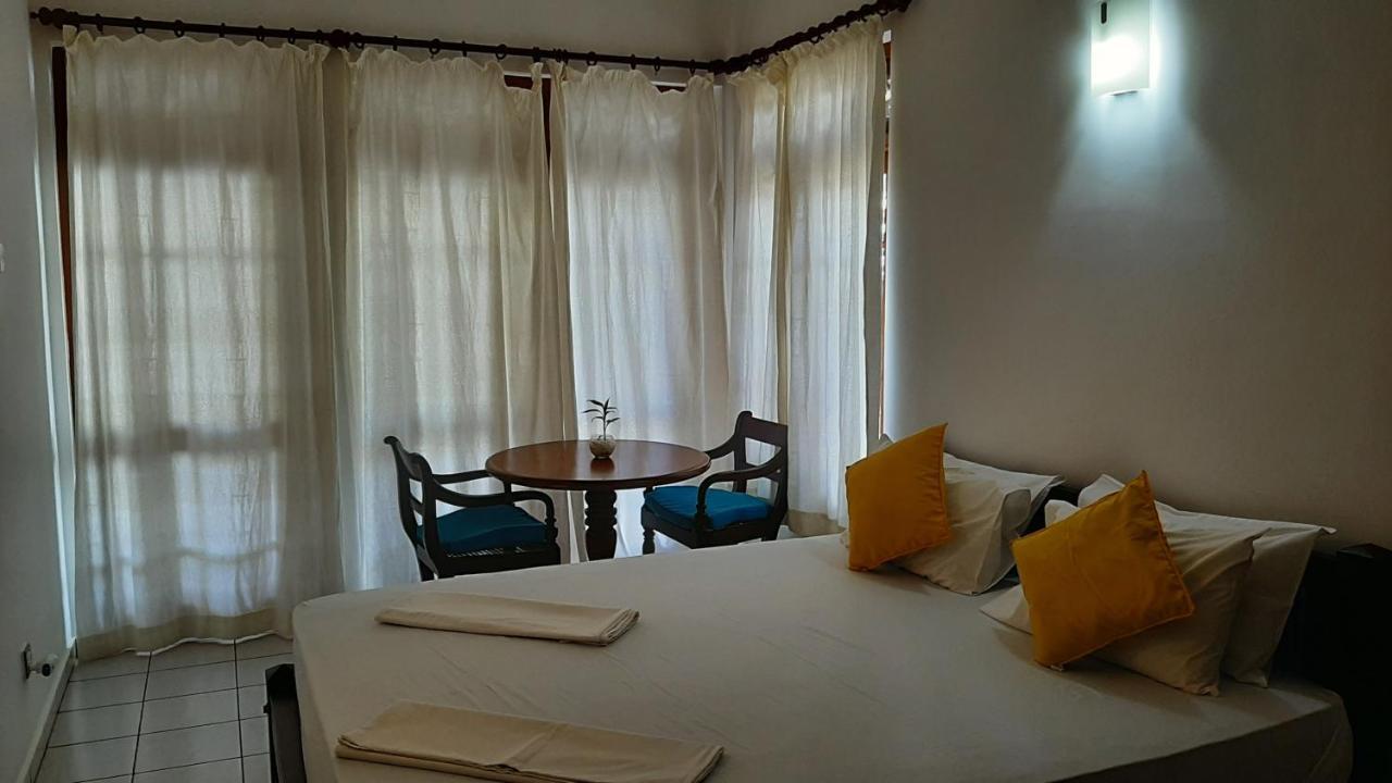 Surf Villa Hikkaduwa Extérieur photo